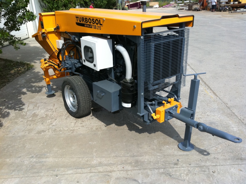 RECONDITIONATA COMPLET. An fabricatie: 2002 Ore functionare: 577 PRET: 14.200 EUR + TVA